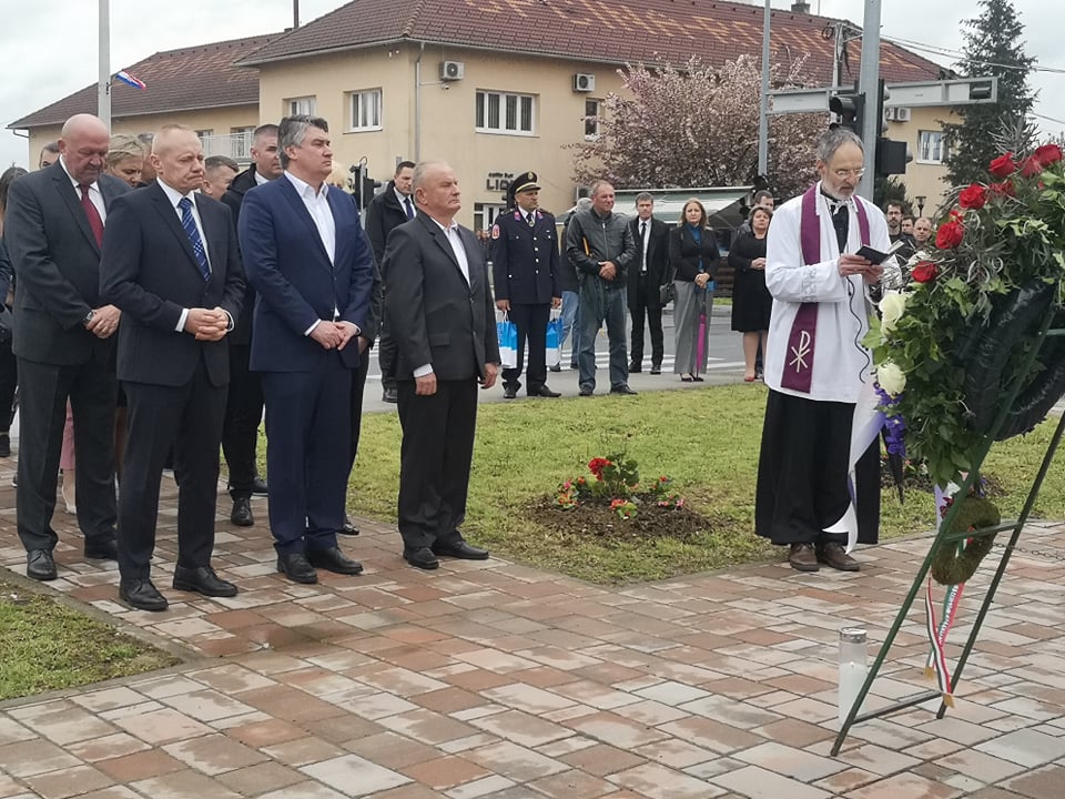 Predsjednik Milanović Položio Je Vijenac Kod Spomenika Poginulim